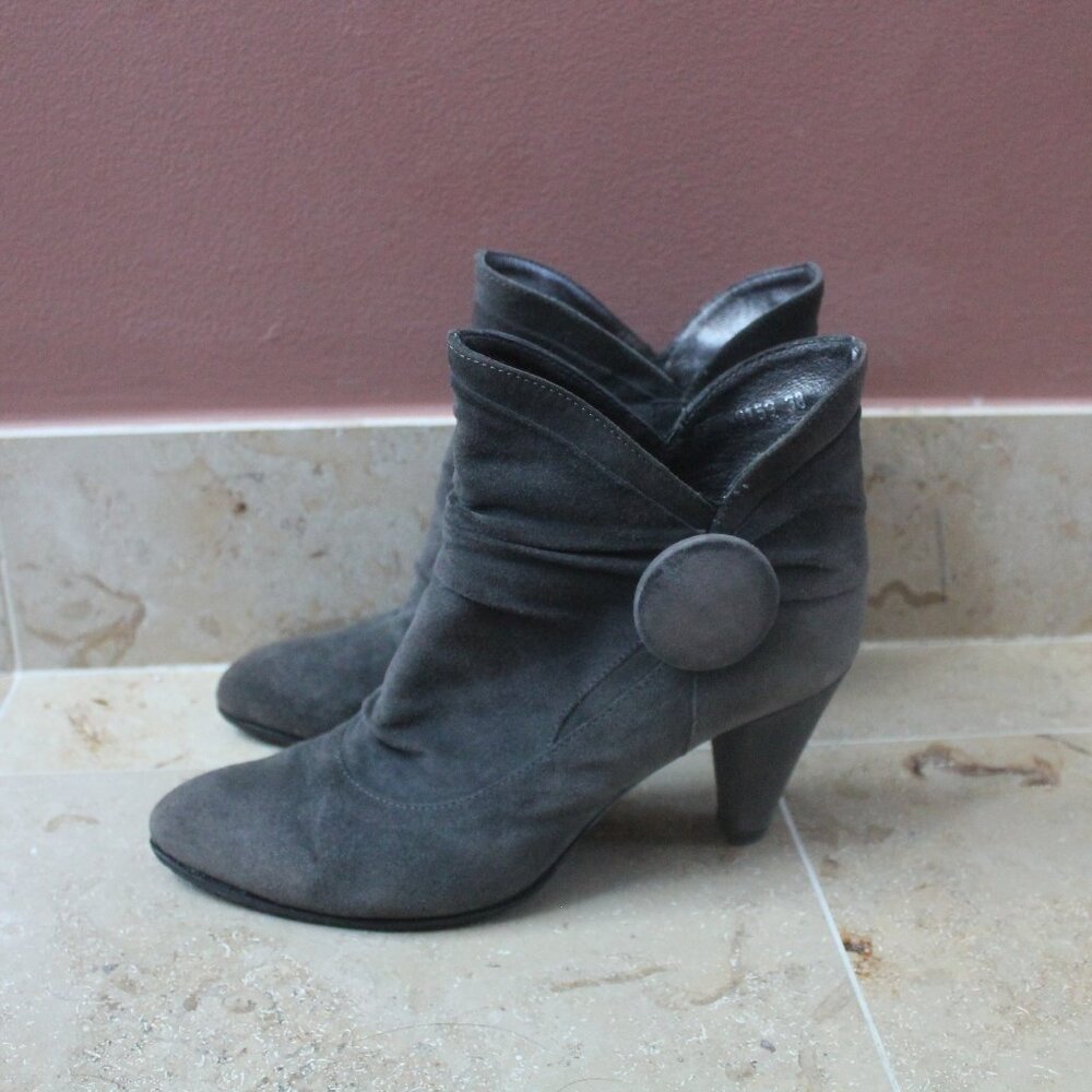 Janet & Janet Gray Boots Size 38